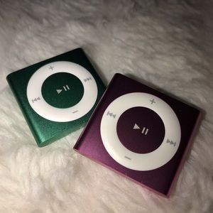 2 Apple mini MP3 players